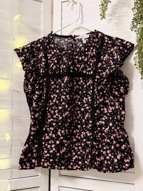Jessica Simpson — Women’s Boho Black Floral Ruffle Sleeve Top